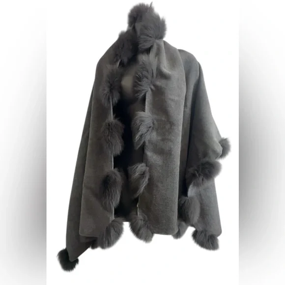 LORD & TAYLOR Plush Fox Trimmed Wrap - Grey 25” x 72” - Picture 3 of 7
